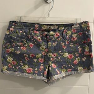 Lei Ashley low rise shorts
